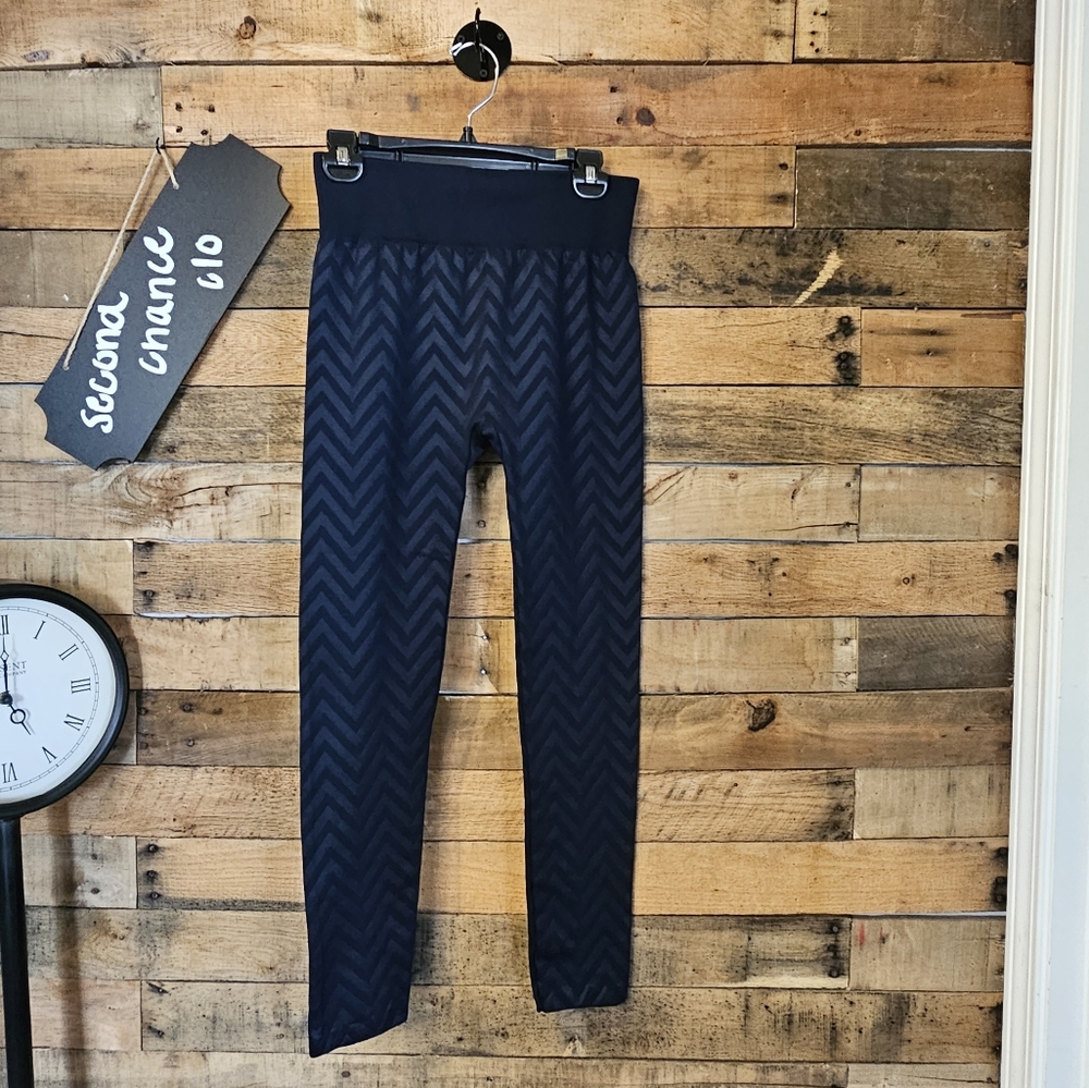 First Kick Women's Maternity Cozy Chevron Pattern Slate Blue Leggings - Size O/S
